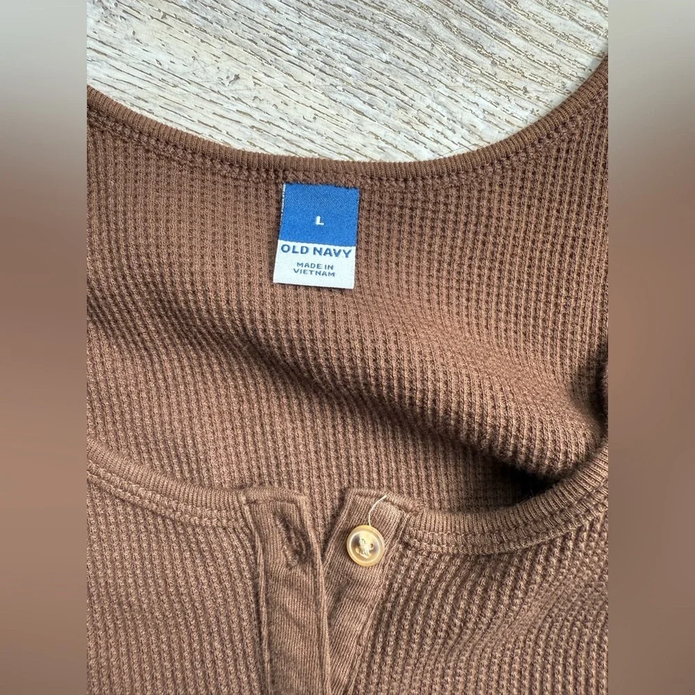 Old Navy Brown Sleeveless Buttoned Women's Tank Top - Picture 2 of 6
